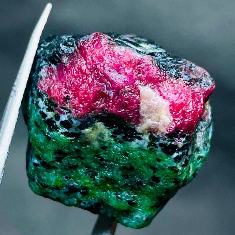 Furniture Quality Control - Natural, high-quality Ruby in Zoisite stone